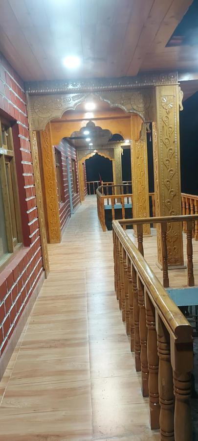 Hotel Royal Hillcrest Harsil Екстер'єр фото